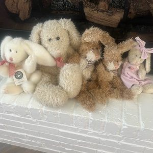 Boyd’s bears bunnies and 2 Gund bunnies 5 total